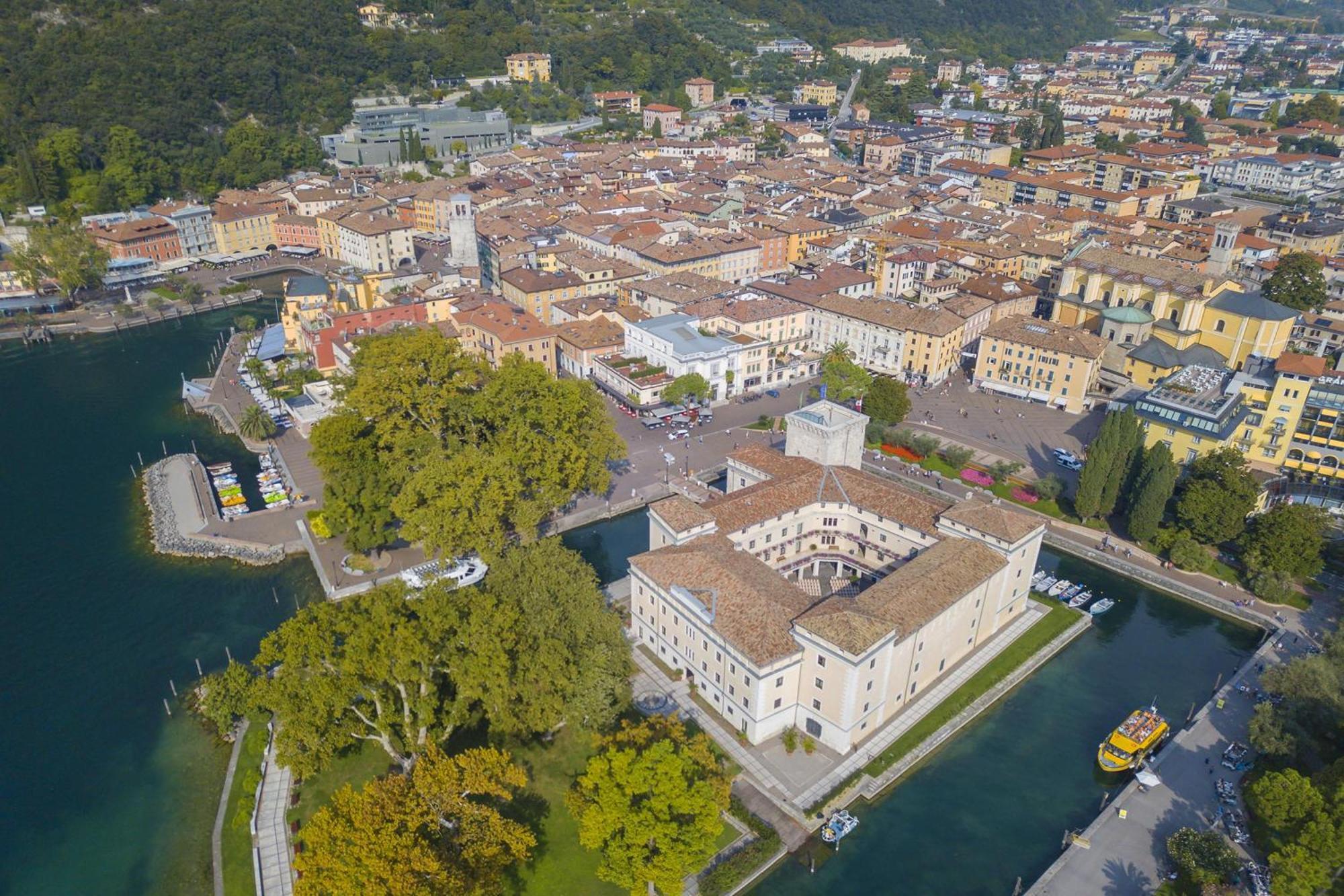 Balcone Sui Tigli Few Min From The Lake - Happy Rentals Riva del Garda Exterior photo